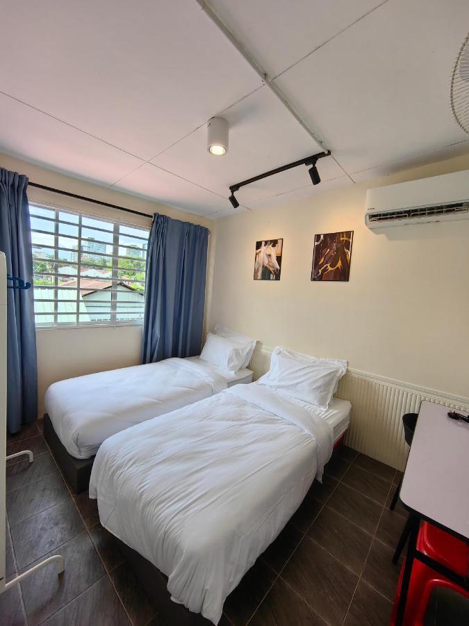 22A Hostel George Town Esterno foto