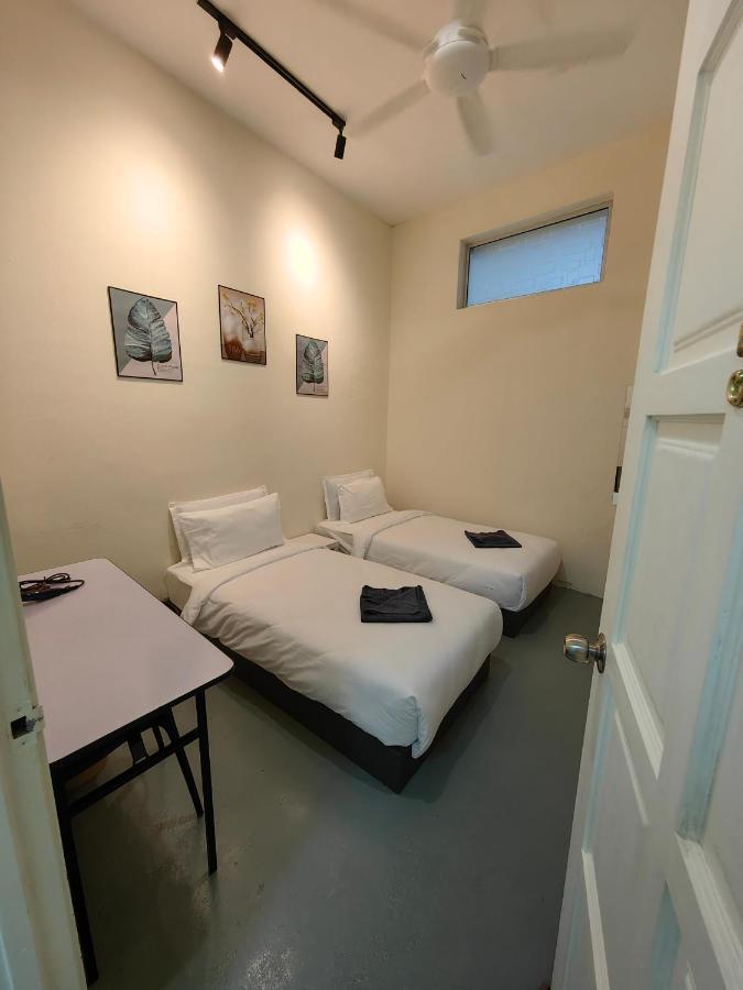 22A Hostel George Town Esterno foto