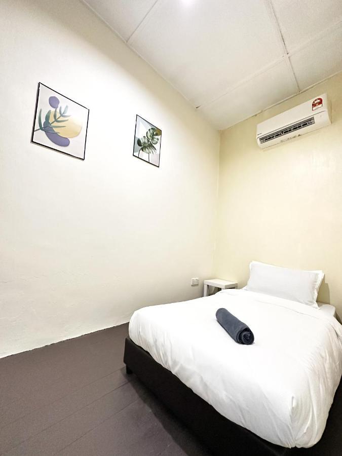 22A Hostel George Town Esterno foto