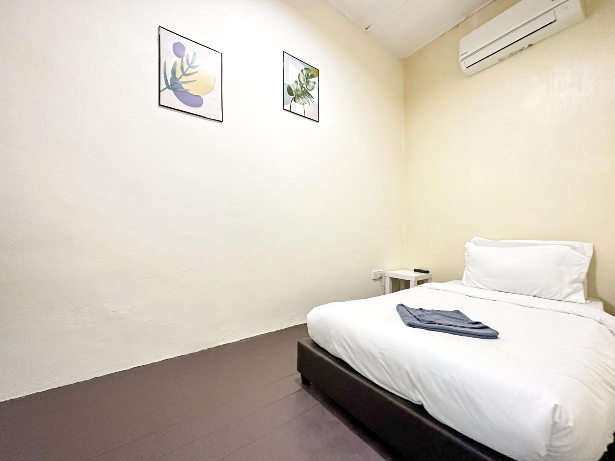 22A Hostel George Town Esterno foto