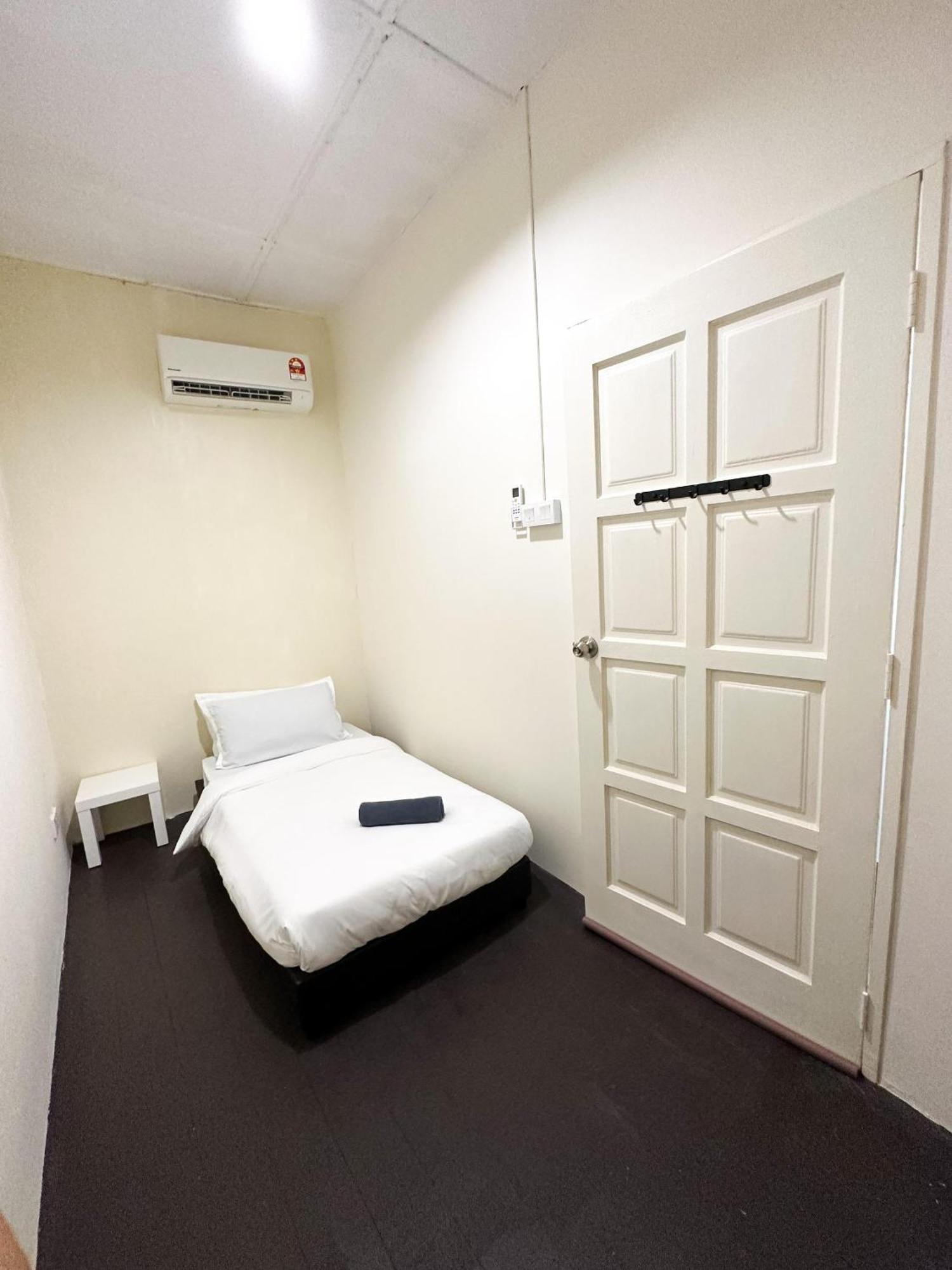 22A Hostel George Town Esterno foto